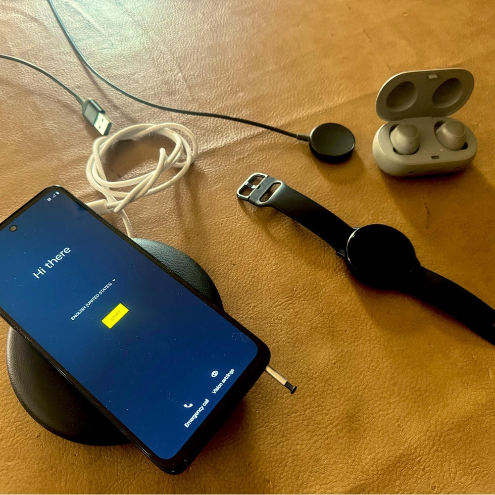 Motorola 5G Stylus 8 months old,Samsung 2 Smart Watch, Samsung earbuds,